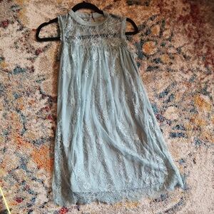 Elegant Lace Sleeveless Dress